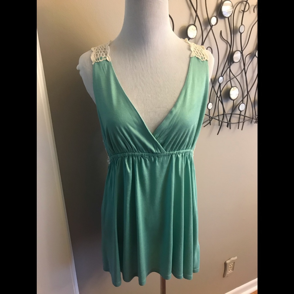 Forever 21 crochet back tank top